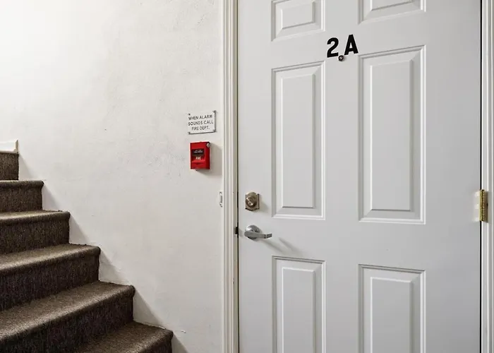 Chic And Comfortable 1br Near Bradley U Apartamento *
