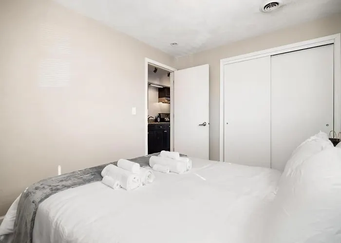 Chic And Comfortable 1br Near Bradley U Peoria