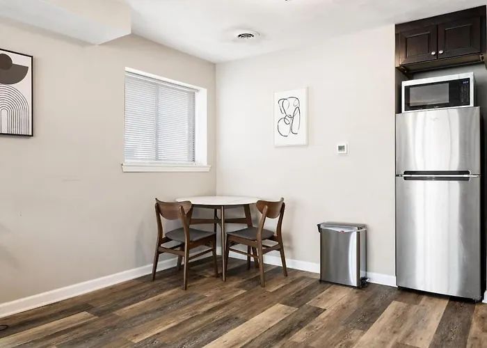 Chic And Comfortable 1br Near Bradley U Peoria