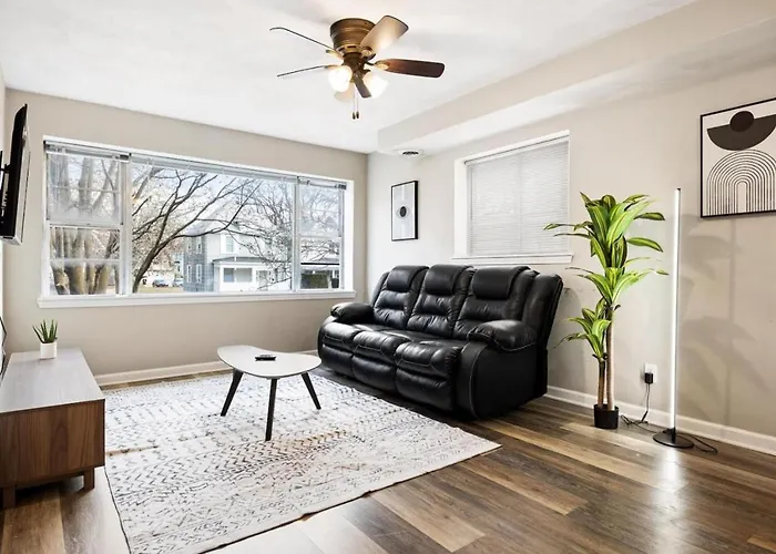 Chic And Comfortable 1br Near Bradley U Apartamento