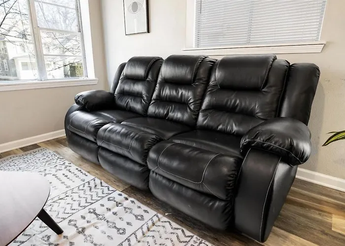 Chic And Comfortable 1br Near Bradley U